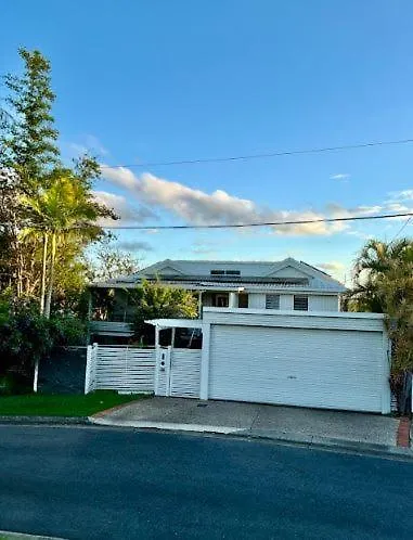 Generous 4-Bed 3-Bath Property In Seven Hills