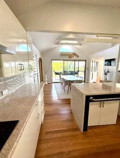 Generous 4-bed 3-bath In Seven Hills