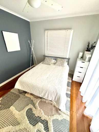 Generous 4-bed 3-bath In Seven Hills Holiday home Brisbane